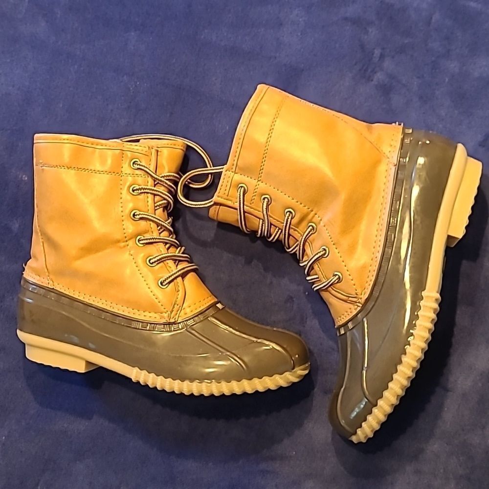 Sugar sz 6 cognac/Dk brown ankle shaft rainboots